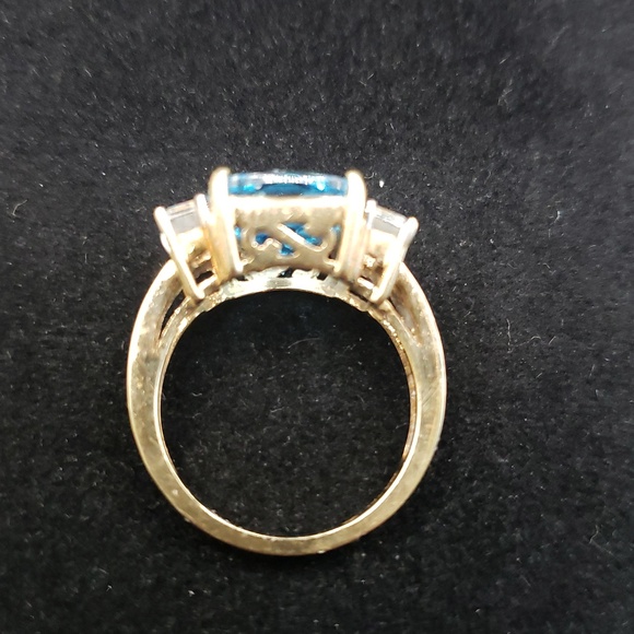 10K Cushion Cut Blue Topaz with Aquamarine Baguettes Ring - Picture 2 of 6